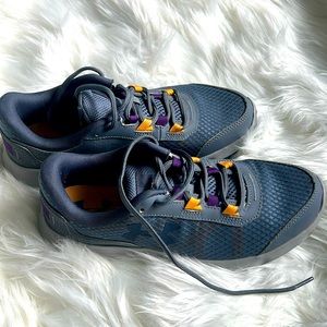 Women’s size 8 Under Armour sneakers